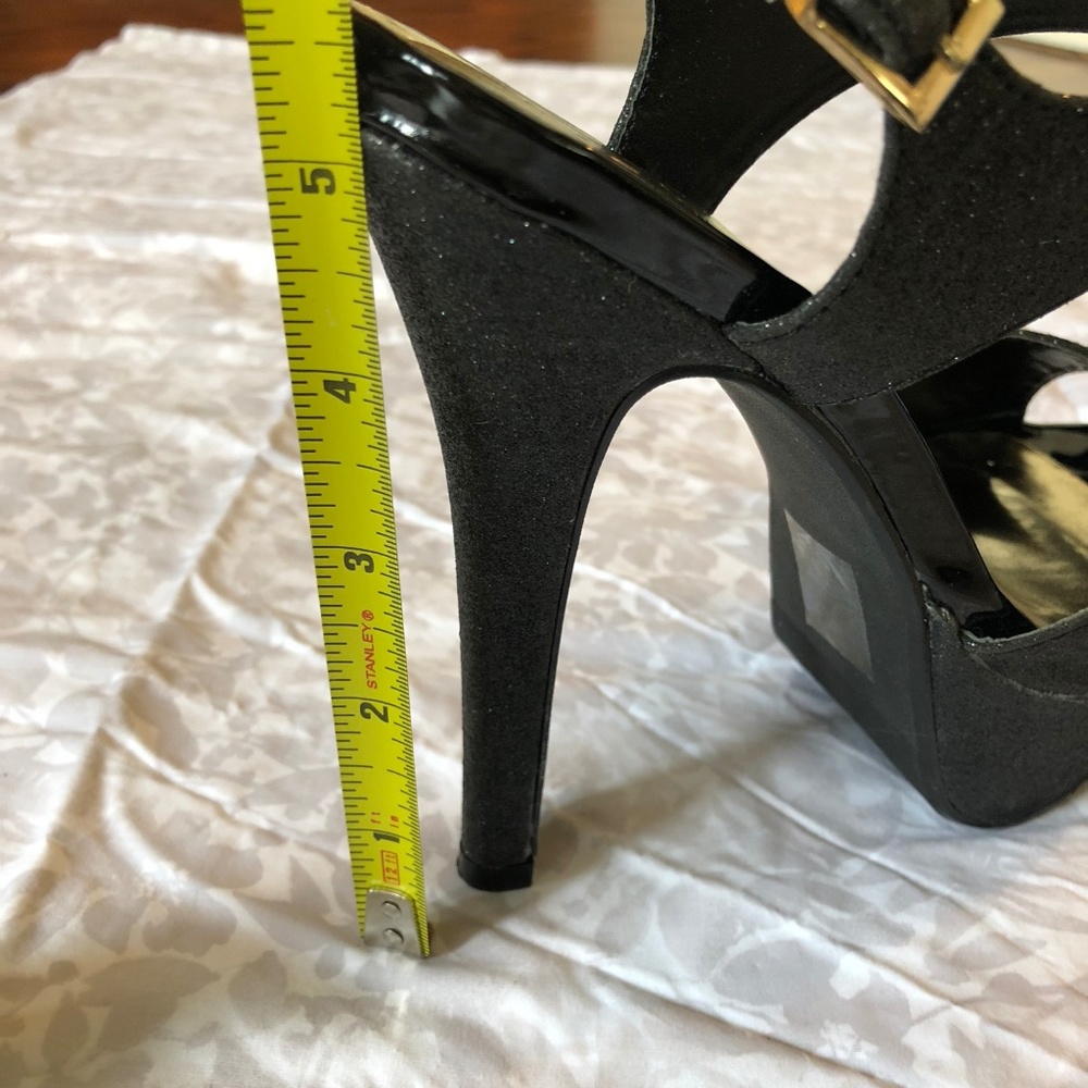 Delicious Heels - Picture 2 of 4